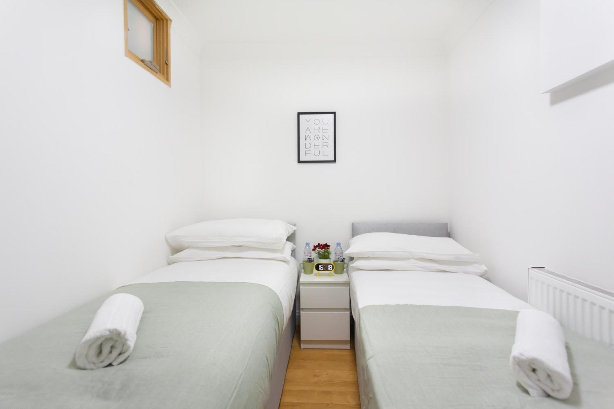 Eurostar Budget Rooms - Next To Kings Cross & Eurostar Train Station London Exterior foto