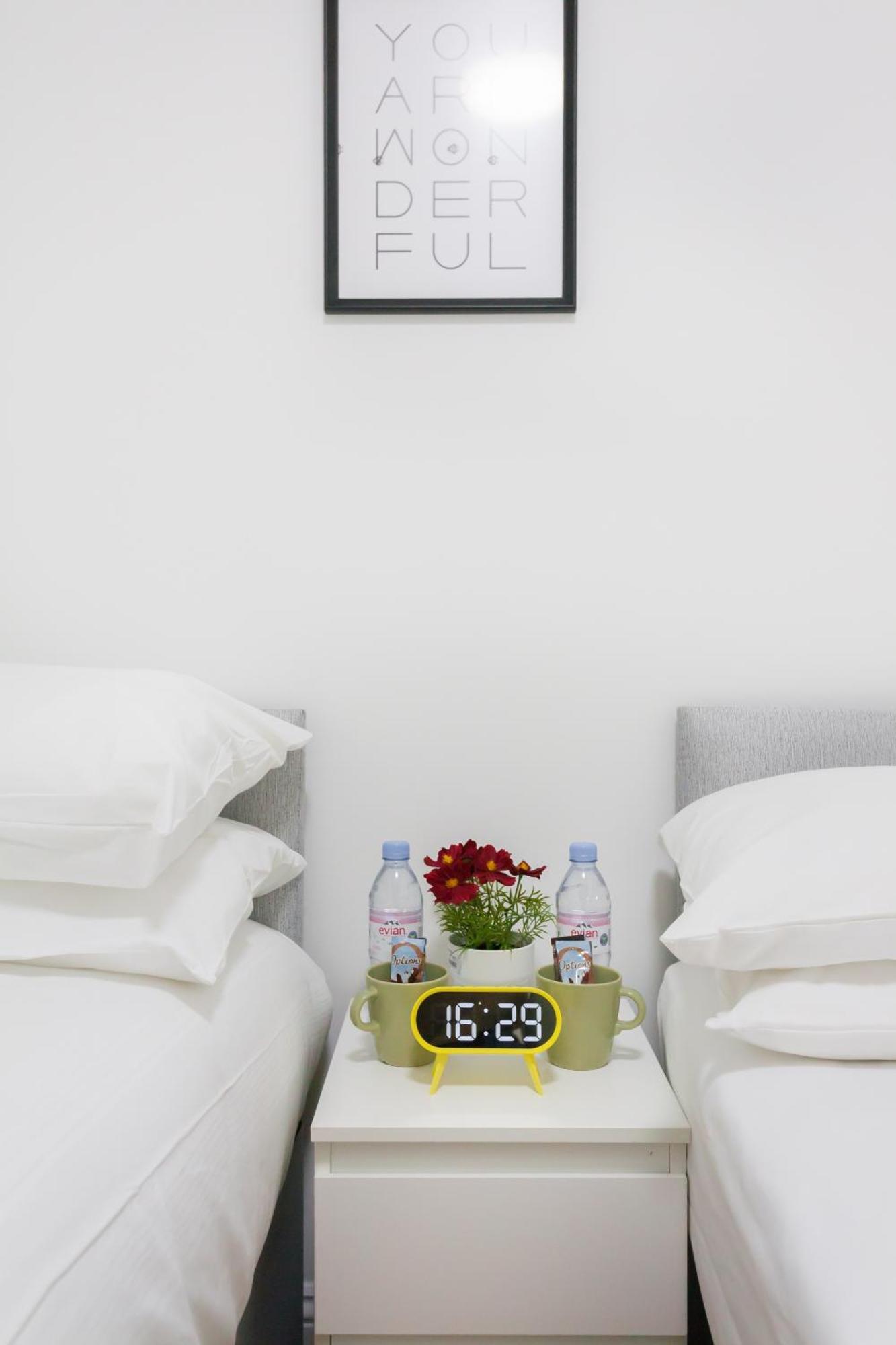 Eurostar Budget Rooms - Next To Kings Cross & Eurostar Train Station London Exterior foto